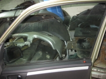Стекло двери передней правой Opel Meriva A