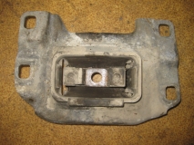 Опора КПП левая Ford Focus II